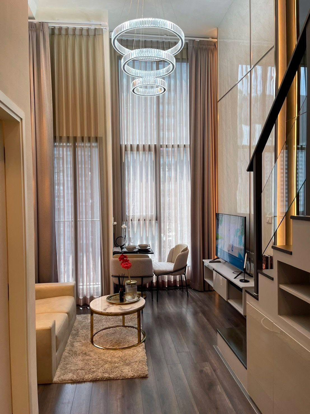 ⚜️ปล่อยเช่า Knightsbridge Space Rama 9 (ไนท์บริดจ์ สเปซ พระราม 9)สนใจสอบถาม แอดไลน์ 🆔  𝐈𝐃 𝐋𝐢𝐧𝐞 : @glorious1 หรือ https://lin.ee/897Debr โทร 099 498 2461