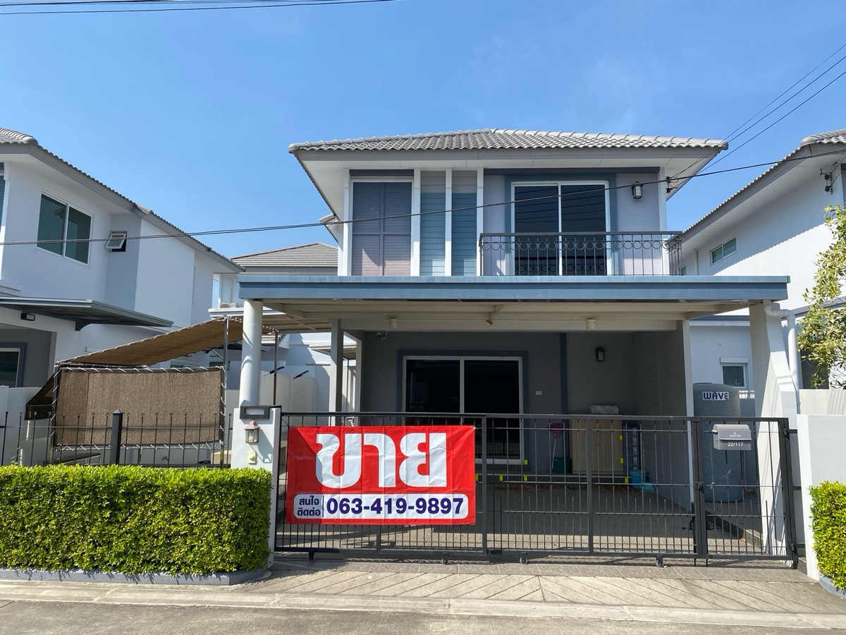Life in the Garden Village, Nikhom Phatthana-Rayong Fully furnished as shown in the picture!! Hurry and buy before the  changes his mind!!