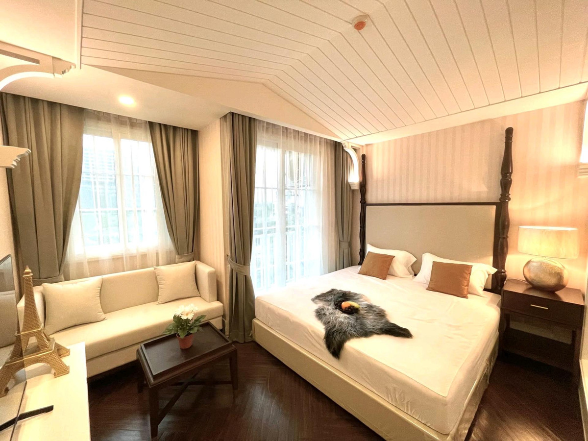 Rental starts at 1 month | Grand Florida Beachfront Condo Resort Pattaya Studio | Ready to move.