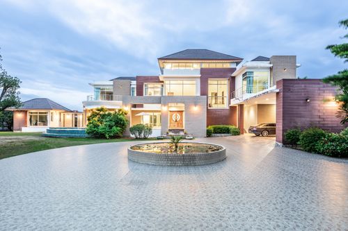 Luxury detached house for sale, Panya Indra P5, 1 and a half rai of land with swimming pool. and guest house Near Panya Golf Course Fashion Island