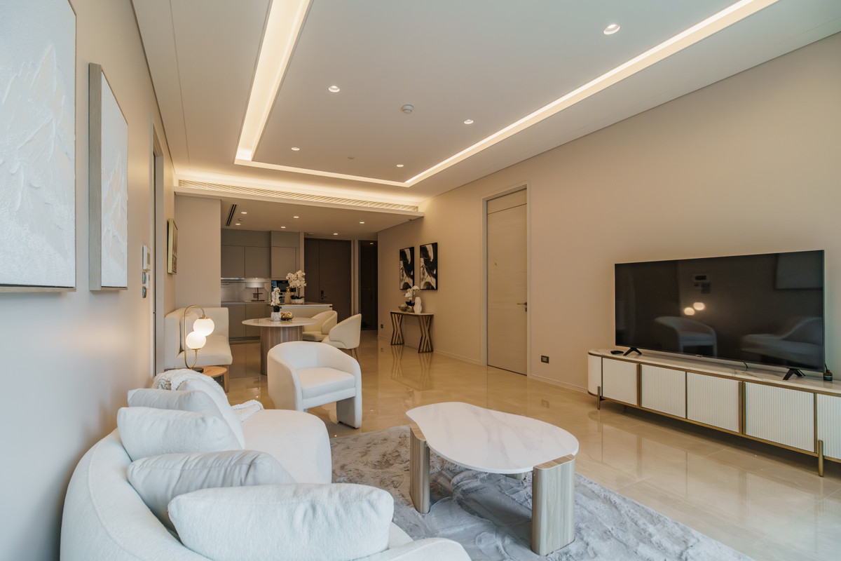 ✨Ultra Luxury Branded Residence by Kempinski Spacious 2-Bedroom Unit with Full Services Live like a 5-Star Hotel in the Heart of Bangkok