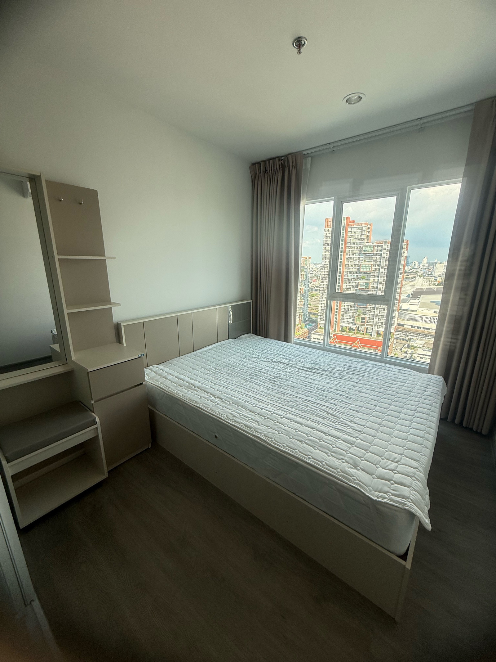 New 🌈Regent Home Bangna (Regent Home Bangna) near BTS🚝 only 350 meters, Building D, 24th floor, garden pool view (28 sq m.), 1 bedroom, furniture + complete electrical appliances (2 air conditioners + front loading washing machine