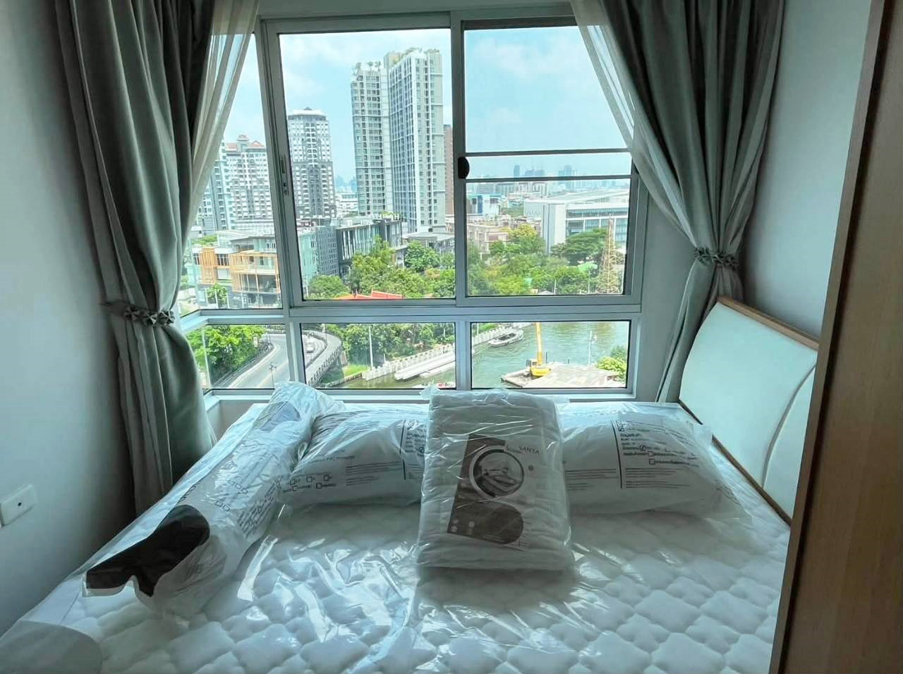 The Base Sukhumvit 77 fully furnished + Canal-Habito Mall view (near BTS On-nut, Big-C Onnut, Habito Mall, Bangkok Prep School Sukhumvit 77) The Base Sukhumvit 77 fully furnished + Canal-Habito Mall view (near BTS On-nut, Big-C Onnut, Habito Mall, Bangkok Prep School Sukhumvit 77)