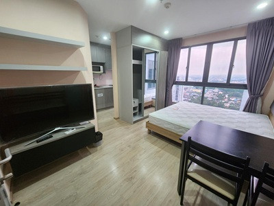 Condo for rent, Ideo Wutthakat, next to BTS Wutthakat, 110 meters, with furniture + washing machine, only 8,500 baht.