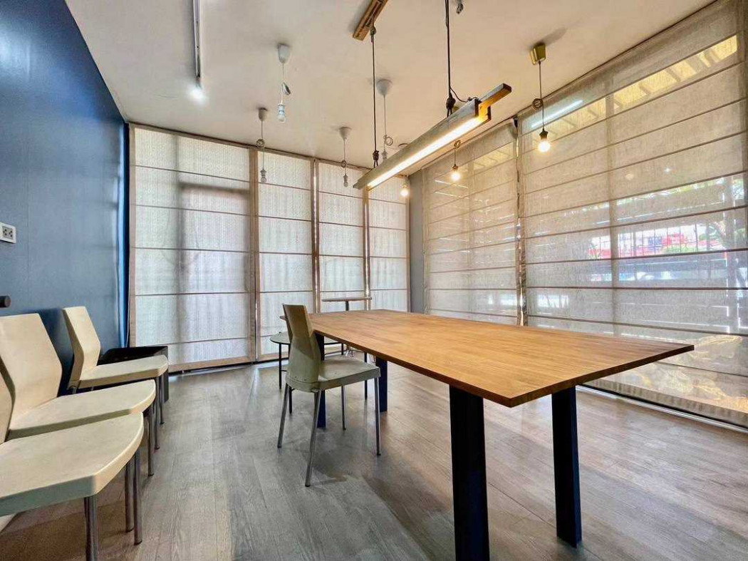 Office space for rent in a prime location on Srinakarin Road, 450 sq m, 1 rai 43 sq wa, near the MRT Yellow Line. – รูปที่ 2