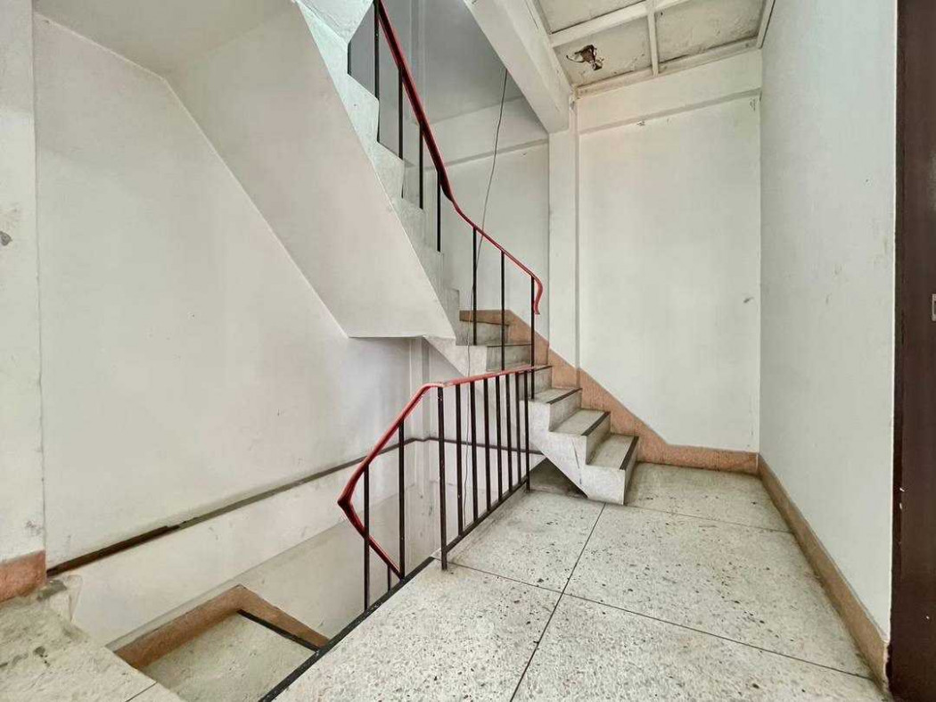Office space for rent in a prime location on Srinakarin Road, 450 sq m, 1 rai 43 sq wa, near the MRT Yellow Line. – รูปที่ 4