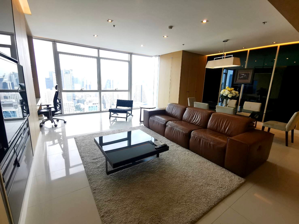 Athenee Residence: 3bed 3.5bath 199sqm. 165,000/mth. Am: 0656199198 Athenee Residence: 3bed 3.5bath 199sqm. 165,000/mth. Am: 0656199198