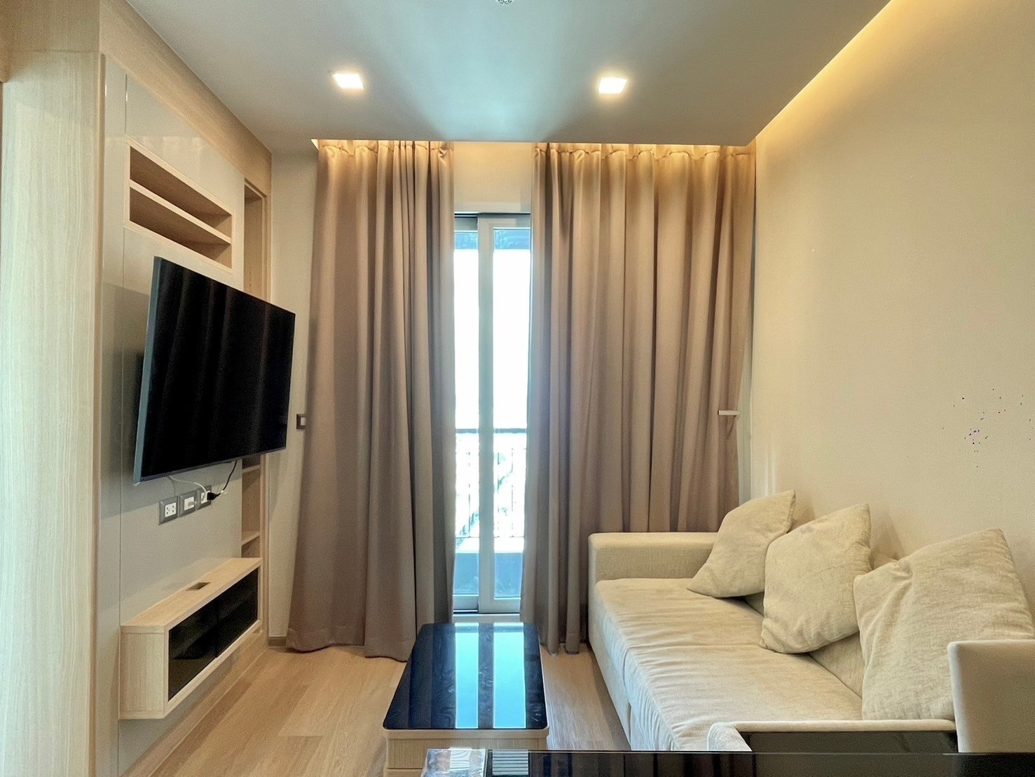 The Address Asoke Condo, convenient travel, close to the MRT, has a shuttle, beautiful room, fully furnished, ready to move in!! The Address Asoke Condo, convenient travel, close to the MRT, has a shuttle, beautiful room, fully furnished, ready to move in!!