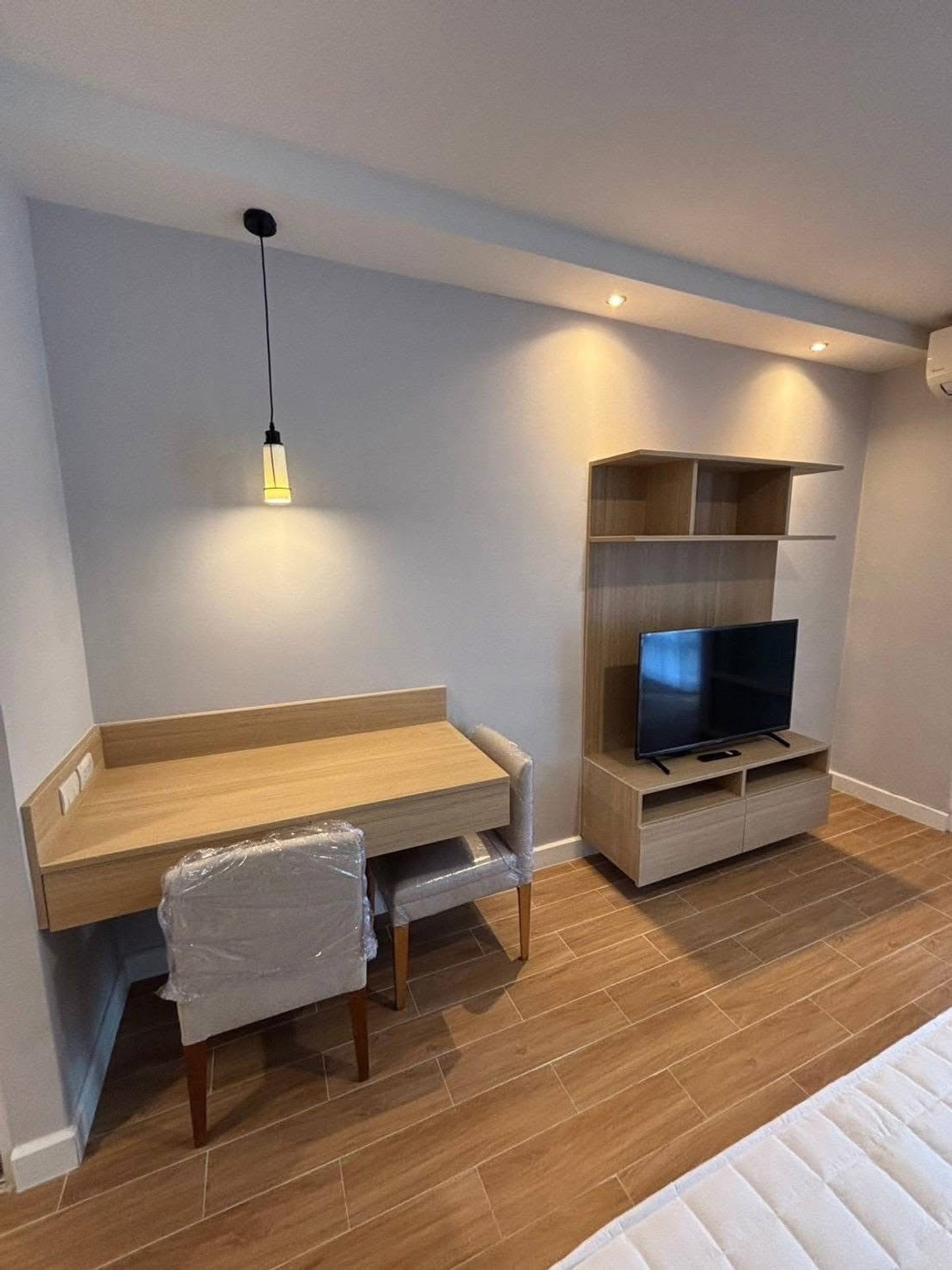 Condo for rent, I-House Rama 9-Ekkamai, newly renovated, near Mrt Rama 9, near Bangkok Hospital, Piyawet Hospital, Rama 9 Hospital, RCA.
