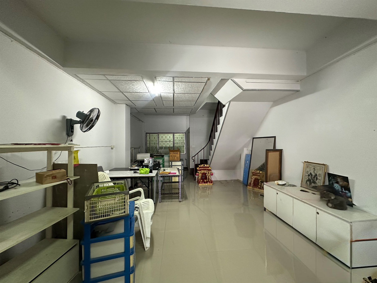 Townhouse, 2 floors, 17 sq m, good condition, ready to move in. Theppongkol Village, Pathum Thani, near Muang Thong Thani Soi Techno Laem Thong Bangkok-Pathum Thani Road, Muang – รูปที่ 3