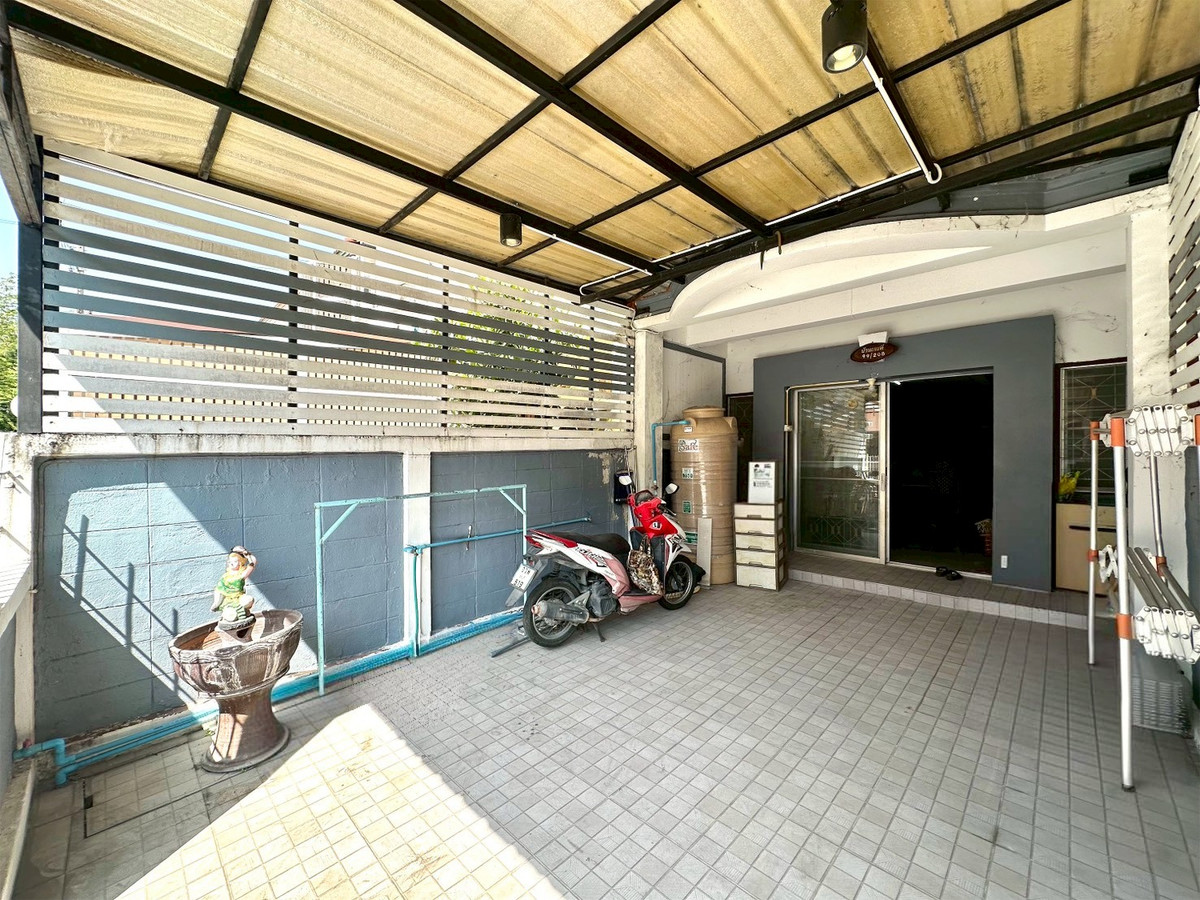 Townhouse, 2 floors, 17 sq m, good condition, ready to move in. Theppongkol Village, Pathum Thani, near Muang Thong Thani Soi Techno Laem Thong Bangkok-Pathum Thani Road, Muang – รูปที่ 2