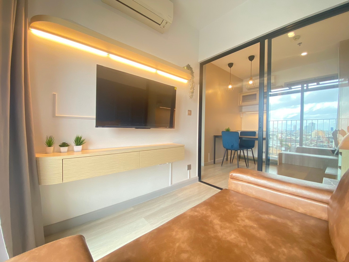✨ Newly renovated room, ready to move in 🏢 For Rent: ไนท์บริดจ์ ไพร์ม สาทร 🛏 ประเภท: 1 ห้องนอน 1 ห้องน้ำ 📏 ขนาด: 31 ตร.ม. 💰 ราคา: 25,000 บาท/เดือน 📍 ทำเล: ใจกลางเมือง เดินทางสะดวก