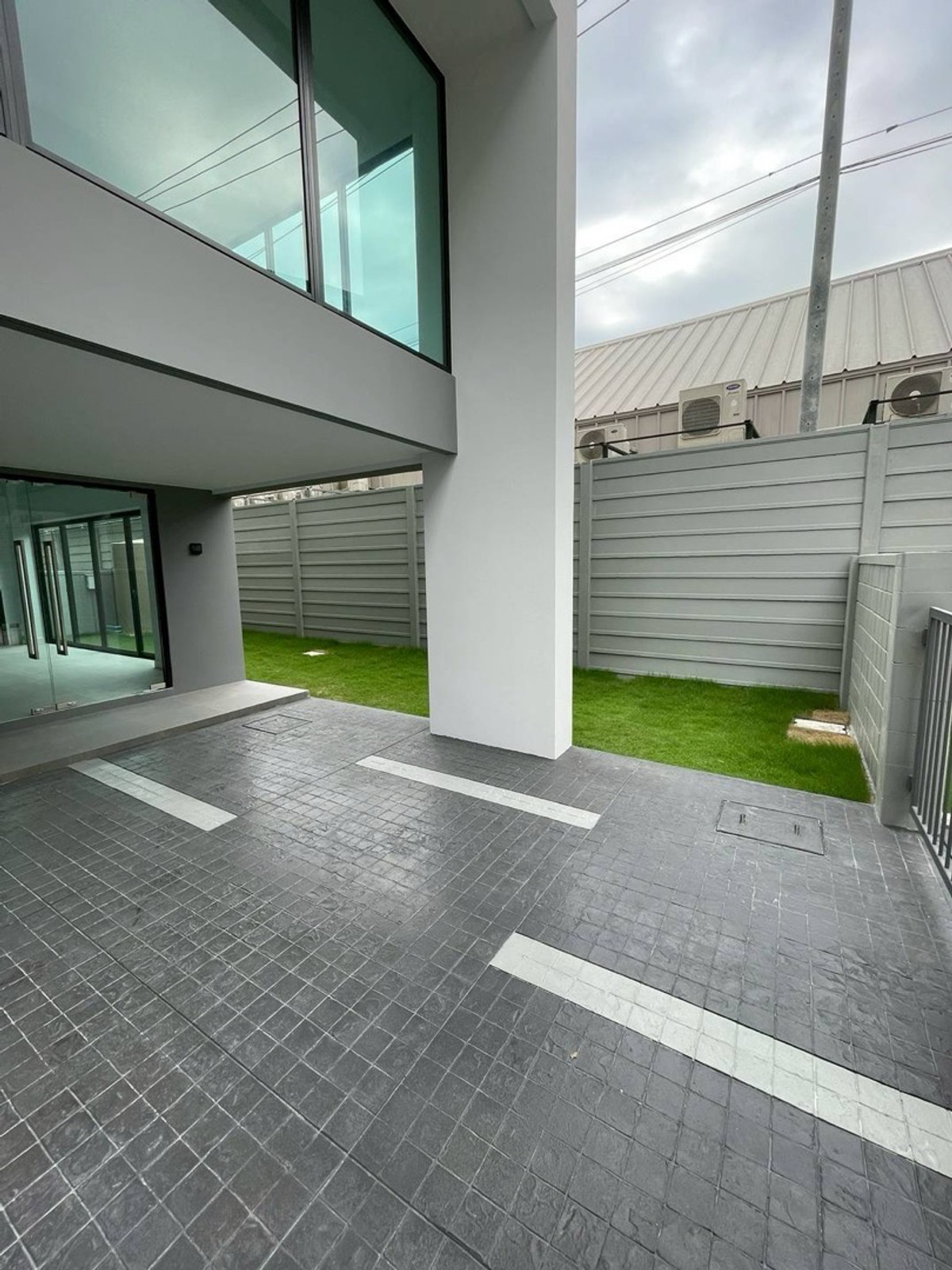 ให้เช่า Home Office ใหม่ โถงสูง ใกล้ Wellington / Brighton – รูปที่ 4