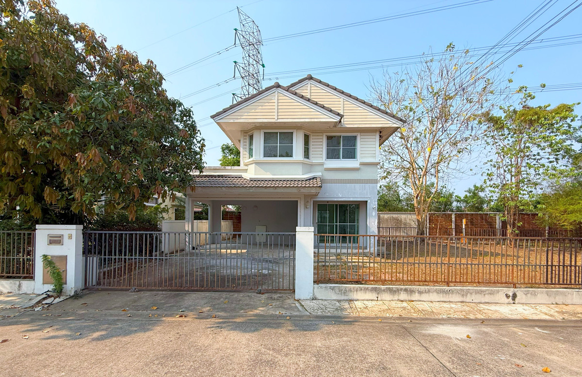 Single house for sale, Prueklada 2, Rangsit, Lam Luk Ka, Khlong 4, lots of space, behind the edge of the garden, private.
