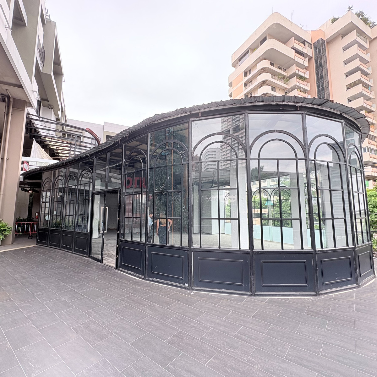 Retail & Restaurant Space for Rent Phrom Phong-Thong lor Retail & Restaurant Space for Rent Phrom Phong-Thong lor