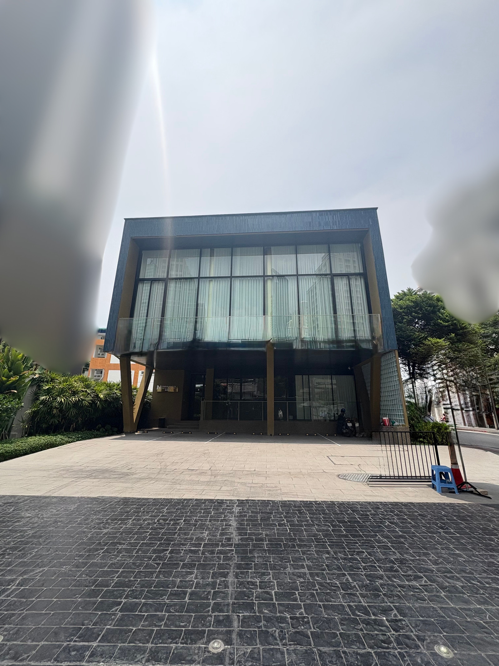 Space for Rent Sukhumvit-Phrom Phong Ideal for Showroom, Beauty Clinic Space for Rent Sukhumvit-Phrom Phong Ideal for Showroom, Beauty Clinic