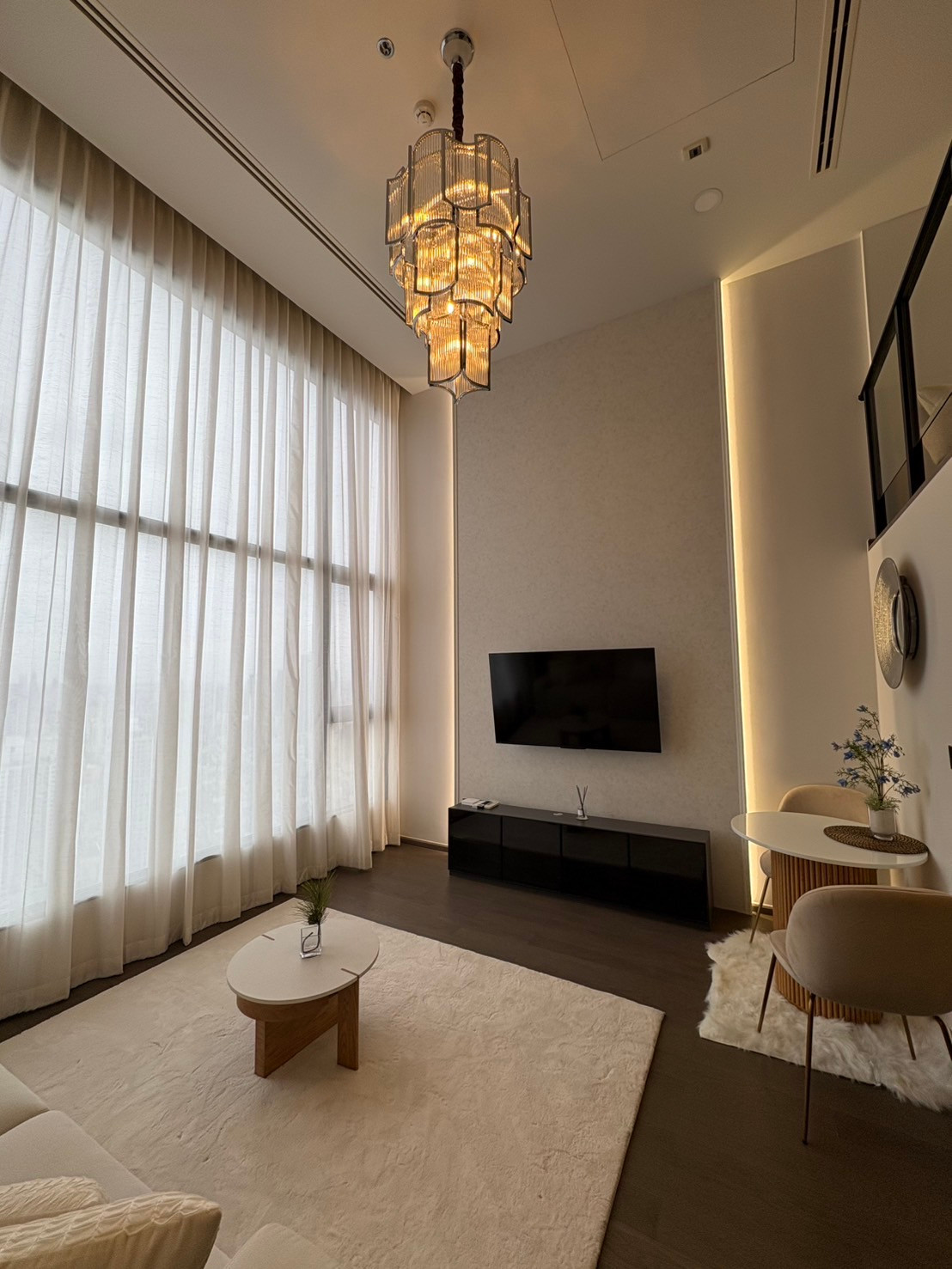 💎 เช่า แต่งหรู พร้อมอยู่ 🚝 ใกล้ MRT สามย่าน 📍 Park Origin Chula Samyan 💸 เพียง 80,000 บาท/เดือน* 💎 เช่า แต่งหรู พร้อมอยู่ 🚝 ใกล้ MRT สามย่าน 📍 Park Origin Chula Samyan 💸 เพียง 80,000 บาท/เดือน*