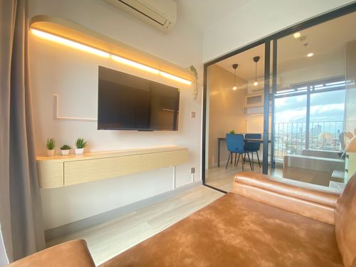 ✨ Newly renovated room, ready to move in 🏢 For Rent: ไนท์บริดจ์ ไพร์ม สาทร 🛏 ประเภท: 1 ห้องนอน 1 ห้องน้ำ 📏 ขนาด: 31 ตร.ม. 💰 ราคา: 25,000 บาท/เดือน 📍 ทำเล: ใจกลางเมือง เดินทางสะดวก