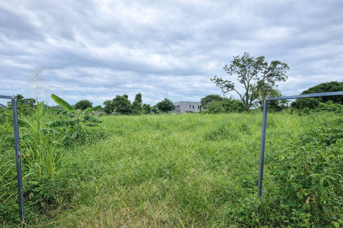 Land for sale in Sriracha, Chonburi, orange layout, in the heart of the community,  sells it himself. Suitable for developing townhome-low-rise condo projects. – รูปที่ 2