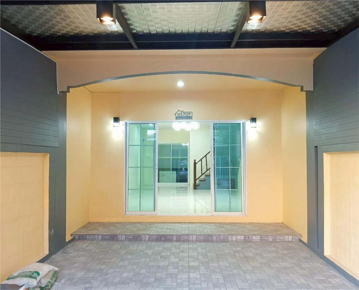 Newly renovated townhouse for sale Kritsana Village 2, Sam Khok, Pathum Thani, 2 bedrooms, 2 bathrooms, free of charge. – รูปที่ 3