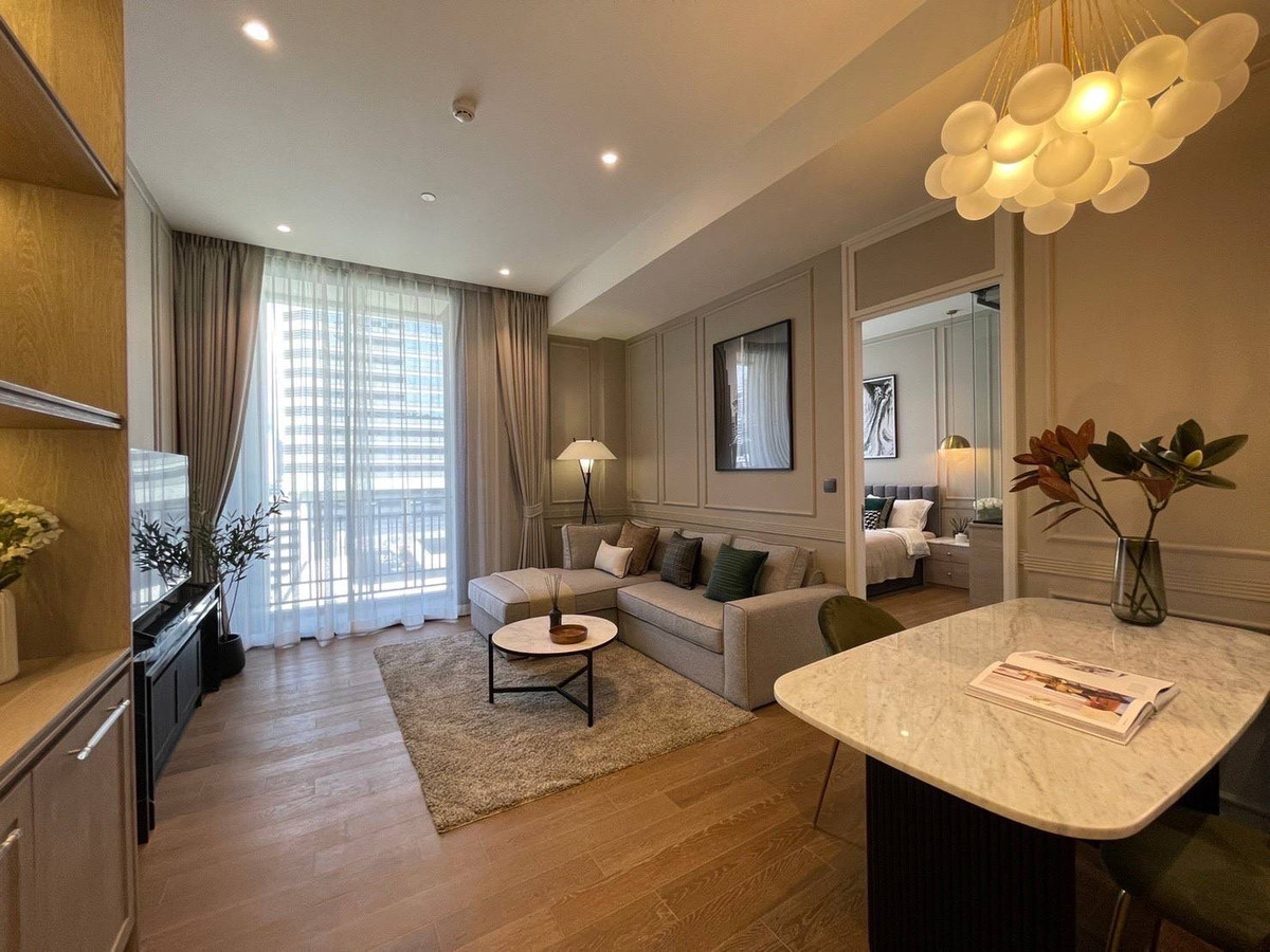 Muniq Langsuan: 56sqm. 1bed 1bath Sell: 20,900,000 Rent: 65,000/mth. Am: 0656199198 Muniq Langsuan: 56sqm. 1bed 1bath Sell: 20,900,000 Rent: 65,000/mth. Am: 0656199198