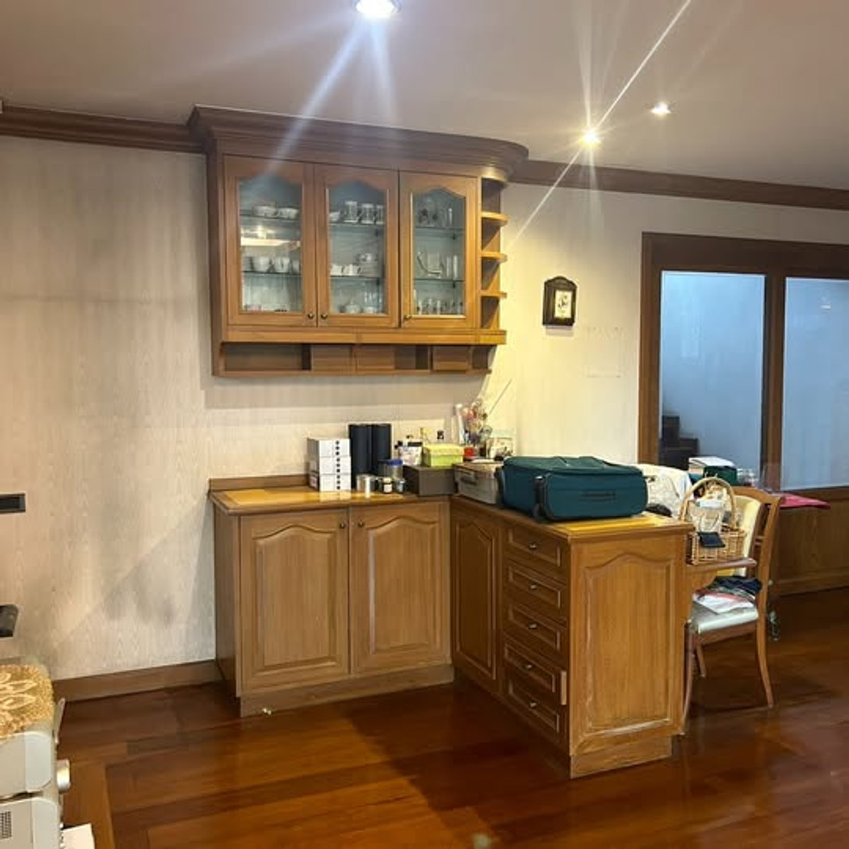 2-story detached house next to Sima Thani Hotel Built-in furniture throughout the house Teak wood floor + marble – รูปที่ 4