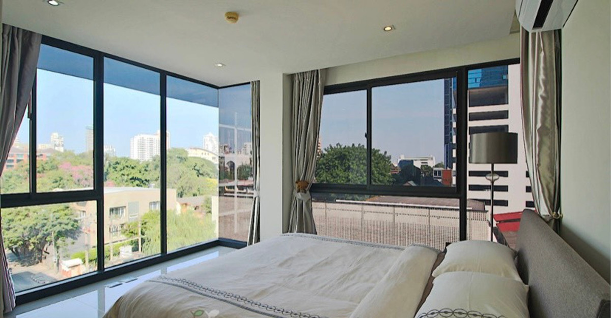 For sale with tenant Socio Reference 61 price 11,980,000 baht [MKs260102]
