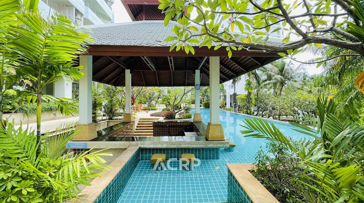 Beachfront condominium for sale, Palm Pavilion, Hua Hin. Beachfront condominium for sale, Palm Pavilion, Hua Hin.