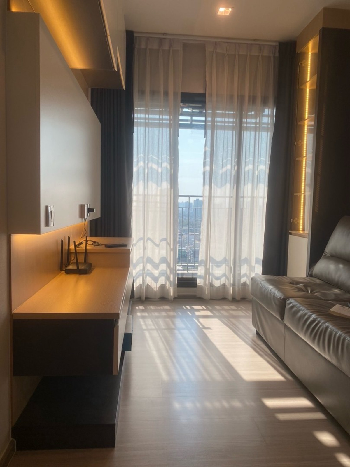 29 sq m, 11th floor, N direction, city view, fully furnished, includes furniture and appliances. 29 sq m, 11th floor, N direction, city view, fully furnished, includes furniture and appliances.