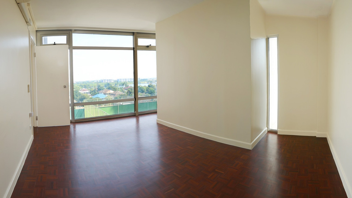 Condo for sale, ready to move in, large size, open view, 3 bedrooms, 2 bathrooms, 1 storage room, near the expressway, near IMPACT. Condo for sale, ready to move in, large size, open view, 3 bedrooms, 2 bathrooms, 1 storage room, near the expressway, near IMPACT.