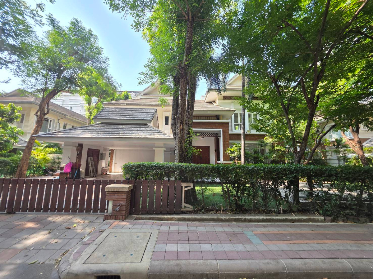 House for rent Thonglor: Sukhumvit 36 ​​4bed 4bath + maid 400sqm. 250,000/mth. Am: 0656199198