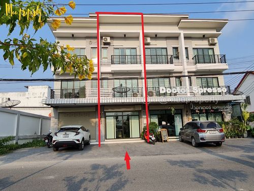 🏢 3-story commercial building for sale, ready to move in!! 📍 Awesome location in the heart of Ban Chang, Rayong, area 20 sq m. ME-235
