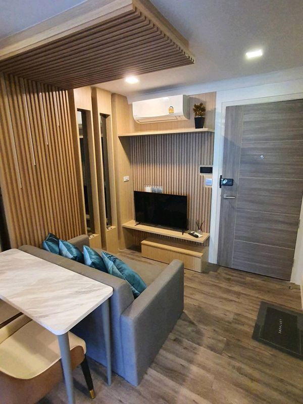 ATMOZ RATCHADA–HUAI KHWANG ✨ 2 bedrooms, 1 bathroom, built-in furniture, beautifully decorated, ready to use.