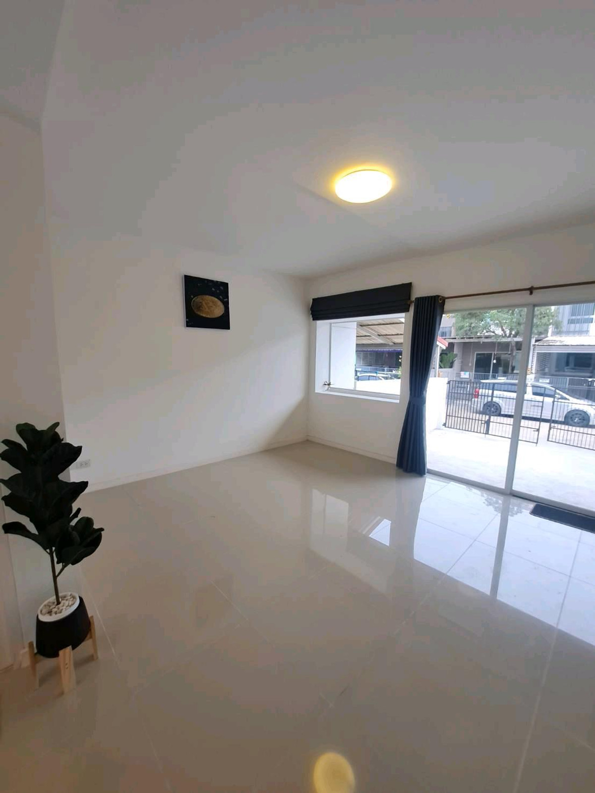 Town home for rent, Indy2 Village, Pracha Uthit 90 (affiliated with LAND&HOUSE), beautiful house, completely newly decorated, ready to move in. Town home for rent, Indy2 Village, Pracha Uthit 90 (affiliated with LAND&HOUSE), beautiful house, completely newly decorated, ready to move in.