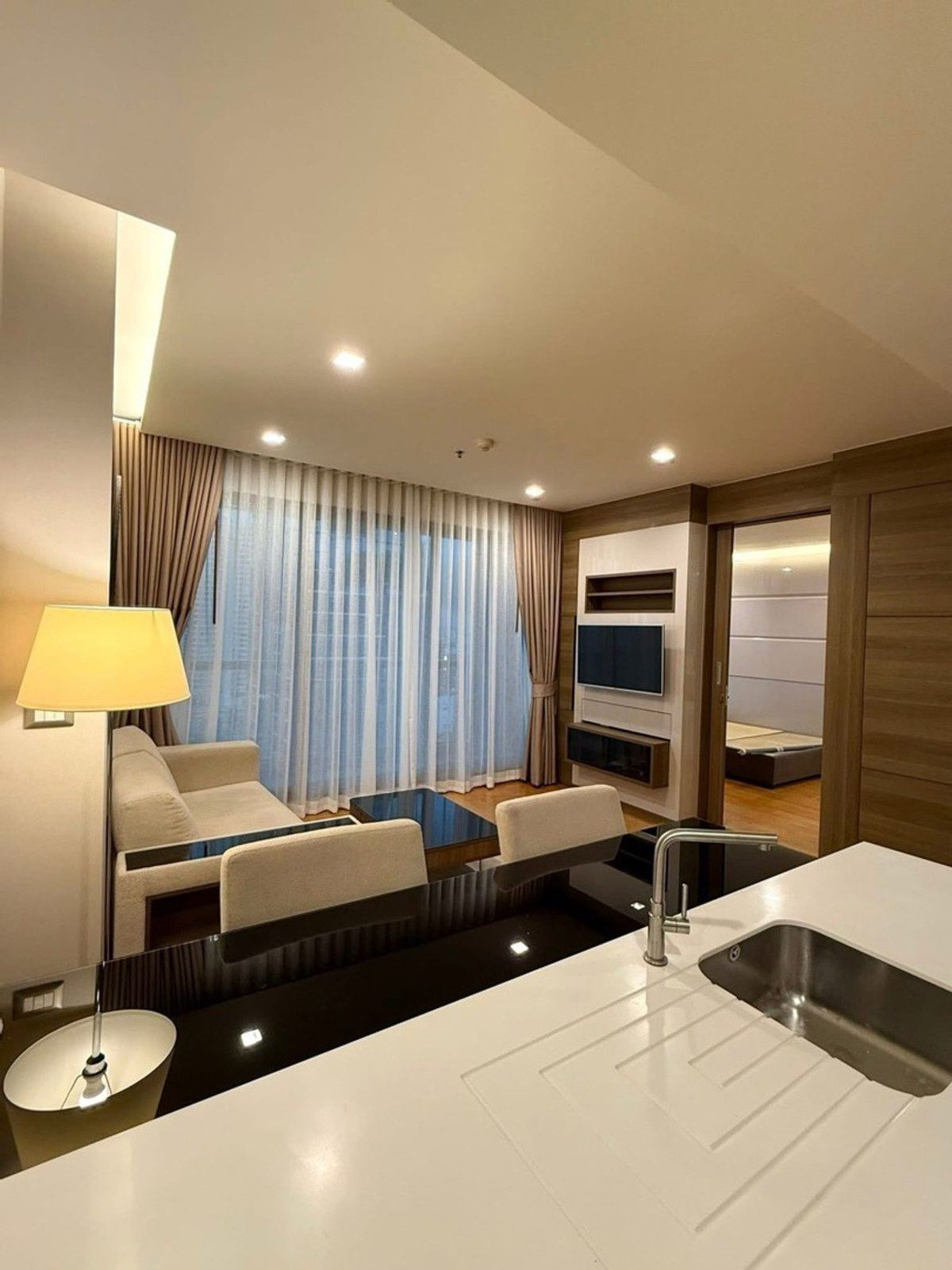 ST482 For Sale / Rent – The Address Sathorn Premium condominium in the heart of Sathorn. Fully renovated and move-in ready. Ideal for personal residence or investment with strong rental demand. Excellent location with convenient access to business distric