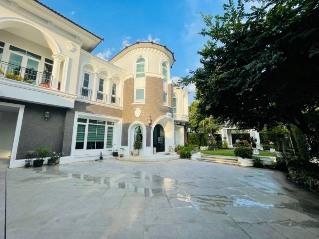 Opportunity to own a luxury mansion in the Ladawan Ratchaphruek - Pinklao project. Opportunity to own a luxury mansion in the Ladawan Ratchaphruek - Pinklao project.