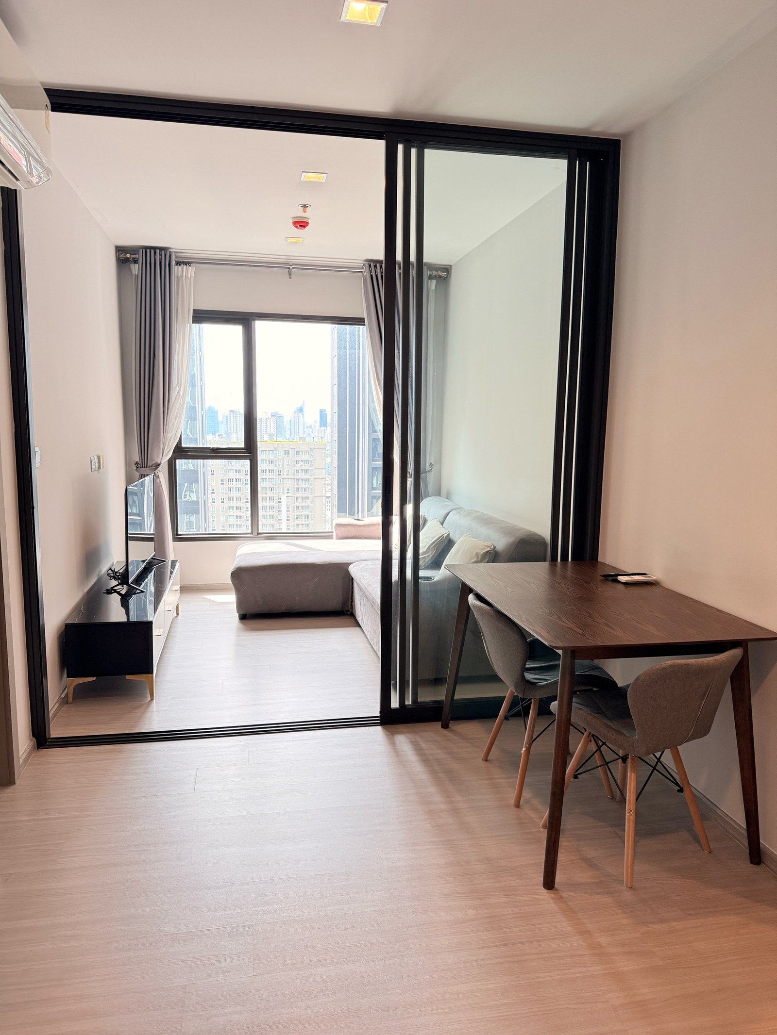 for rent 1 bed plus condo near MRT Rama 9 life asoke rama 9 for rent 1 bed plus condo near MRT Rama 9 life asoke rama 9