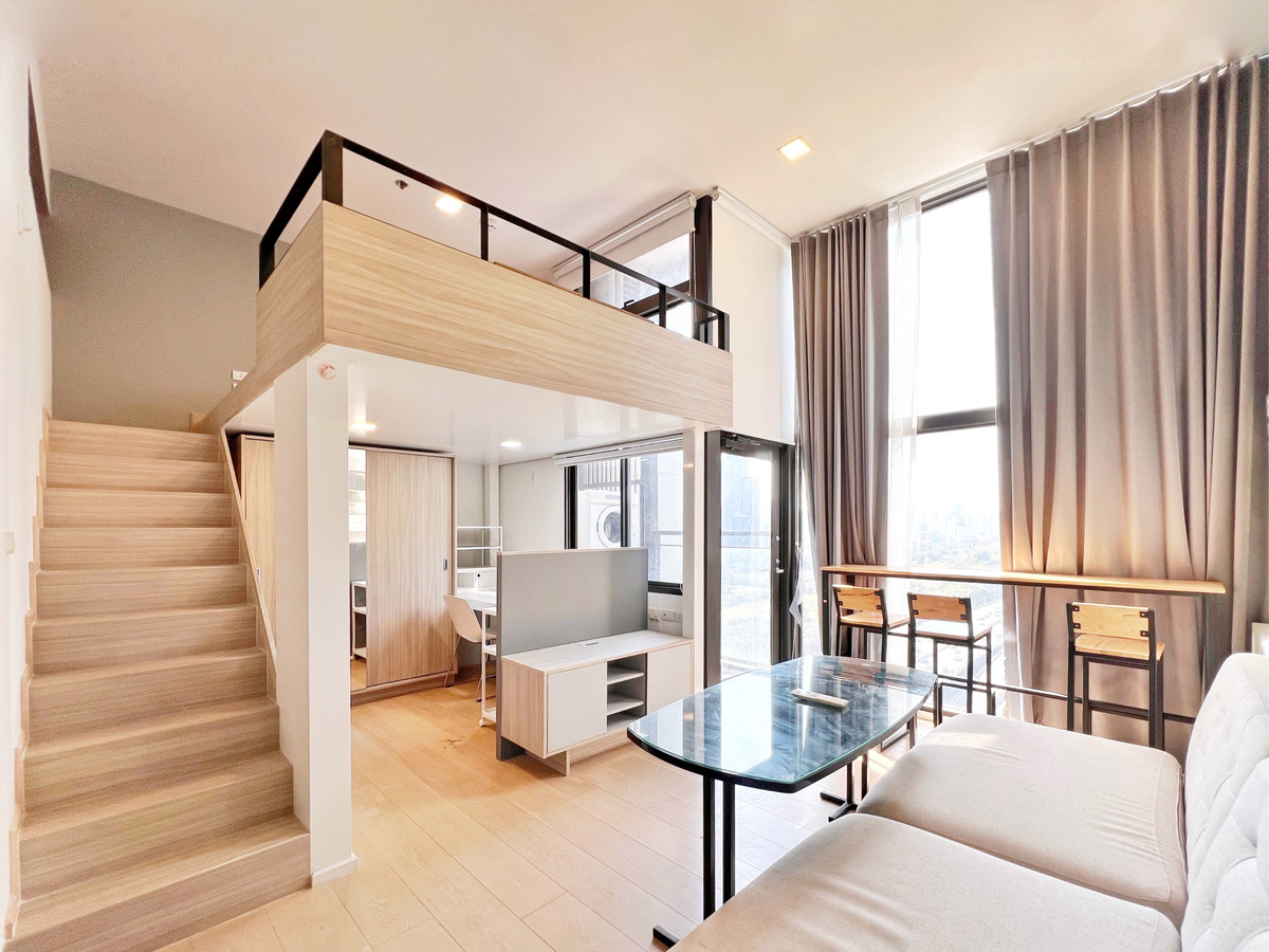 Condo for sale, double volume high ceiling, 3.6 meters, next to Asoke-Din Daeng Road, about 450 meters from MRT Rama 9, Chewathai Residence Asoke Project: 1 Bedroom (Loft Duplex) Condo for sale, double volume high ceiling, 3.6 meters, next to Asoke-Din Daeng Road, about 450 meters from MRT Rama 9, Chewathai Residence Asoke Project: 1 Bedroom (Loft Duplex)