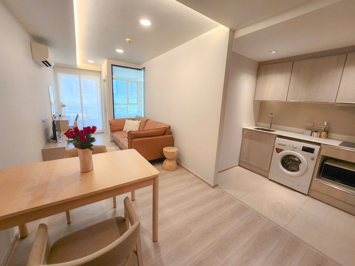 Vtara Sukhumvit 	ขาย 1นอน 1 น้ำ พื้นที่ 35.92 ตรม ขาย 4.85 ล้านบาท  สนใจโทร น้อง 096-2615656 พร้อมให้นัดหมายเข้าชมทุกวัน   Location : Promphong , Sukhumvit Thonglor  Selling Price : 4,850,000 Baht  Condominium near Mrt :  Promphong , Thonglor Station  Con