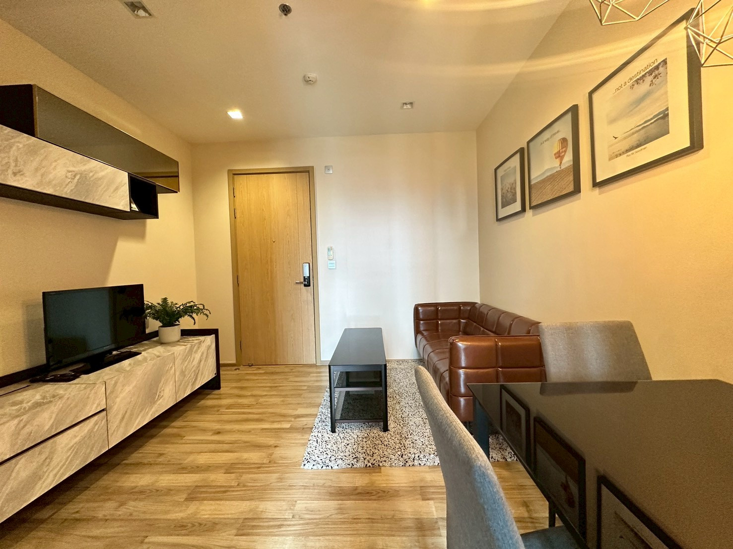 🔥Available Rent 🔥 The Line Jatujak Mochit 1B1B 35 sqm. Just 23K/Month Call Ms.Angel(Aumi)0658209572 🔥Available Rent 🔥 The Line Jatujak Mochit 1B1B 35 sqm. Just 23K/Month Call Ms.Angel(Aumi)0658209572