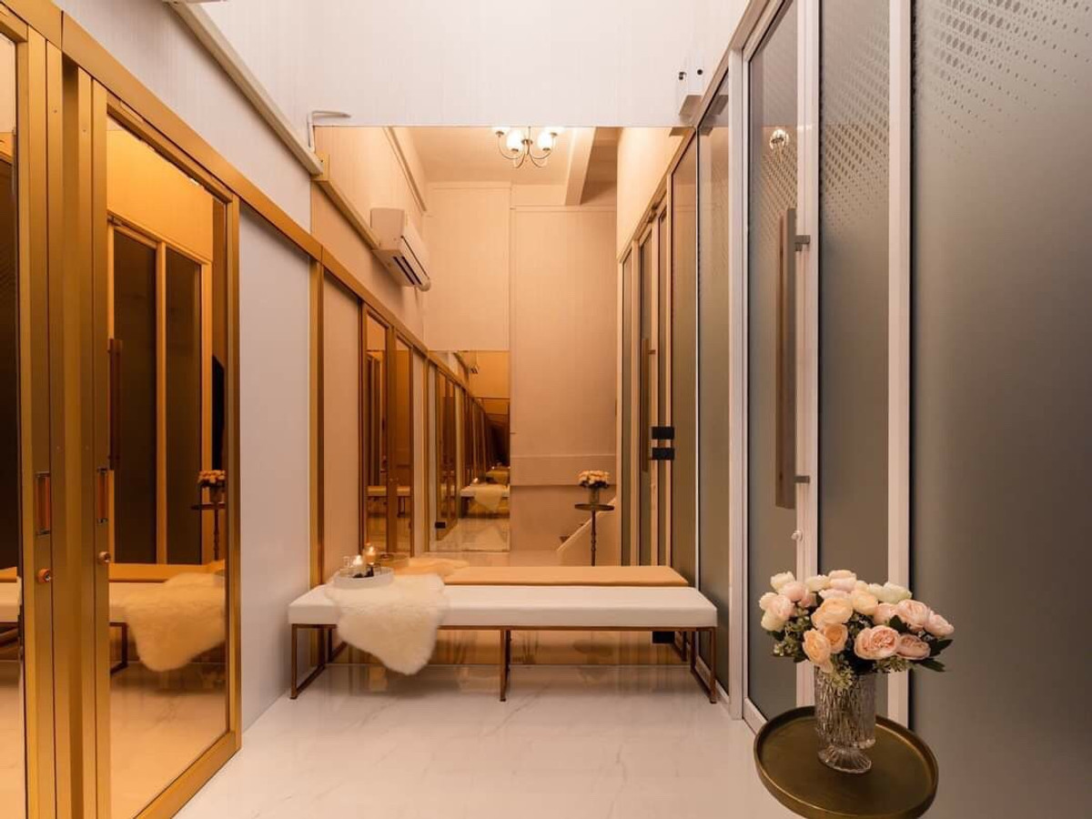 Luxury Townhouse ใจกลางสุขุมวิท 49 ใกล้ รพ. สมิติเวช ลากกระเป๋ามา เข้าอยู่ได้เลย  – รูปที่ 2