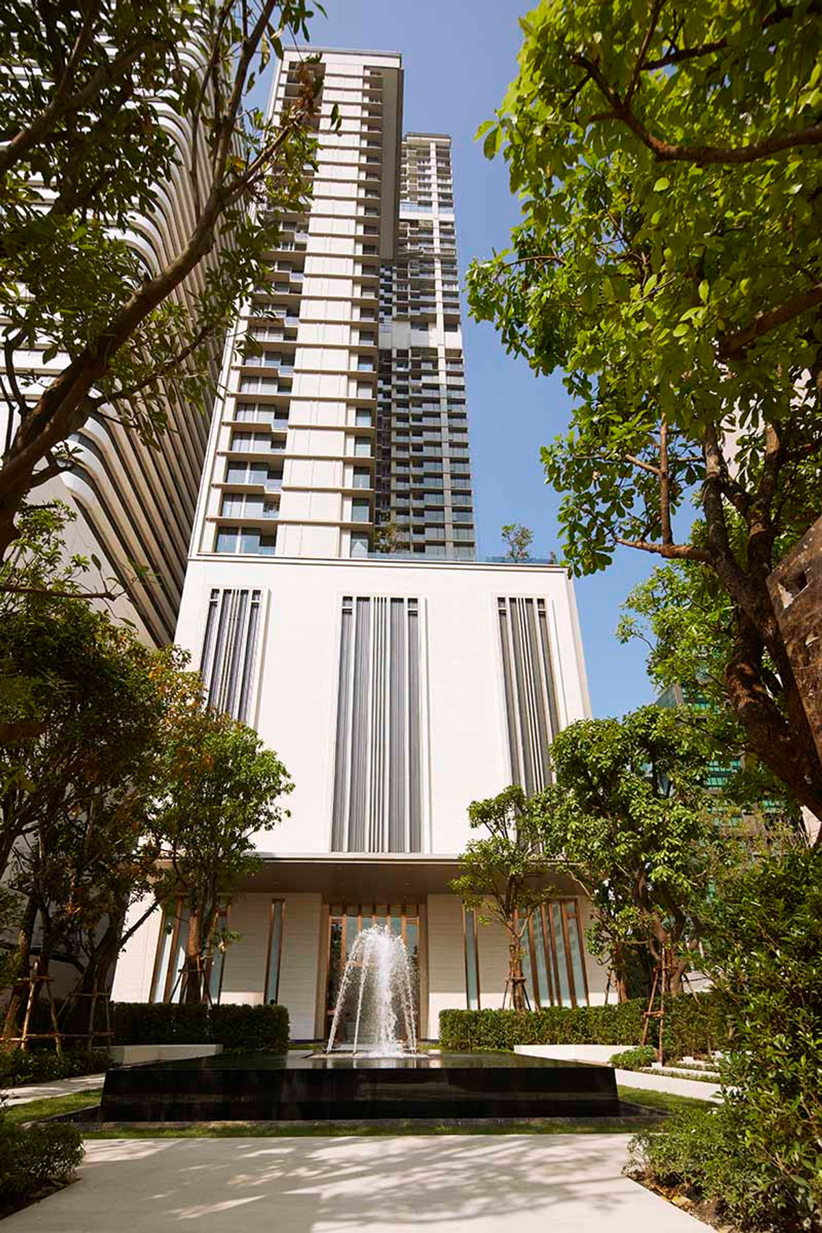 ✨ For Sale: The Esse Asoke✨ 💰 Only 8,300,000 THB ✨ For Sale: The Esse Asoke✨ 💰 Only 8,300,000 THB