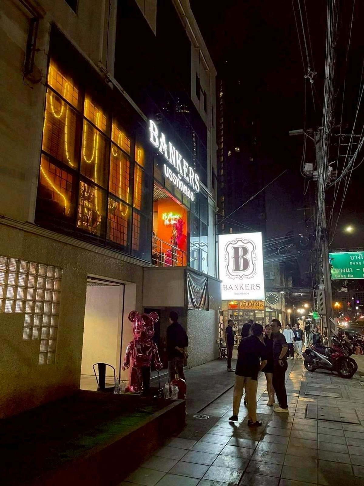 🎈นาทีทอง!! 🔥เหมาะทำผับ บาร์ ร้านนั่งชิว  ร้านอาหารญี่ปุ่น ระดับ Premium บนถนนใหญ่ ถนน
พระราม4 Hostel / คลินิก / ออฟฟิศ / Café — ที่นี่ตอบโจทย์ทุกโมเดลธุรกิจ!!RAMA 4ติด 
MRT หัวลำโพงเพียง 1 นาที เดินถึง! ลูกค้าเข้าถึงง่ายสุดๆๆ – รูปที่ 3