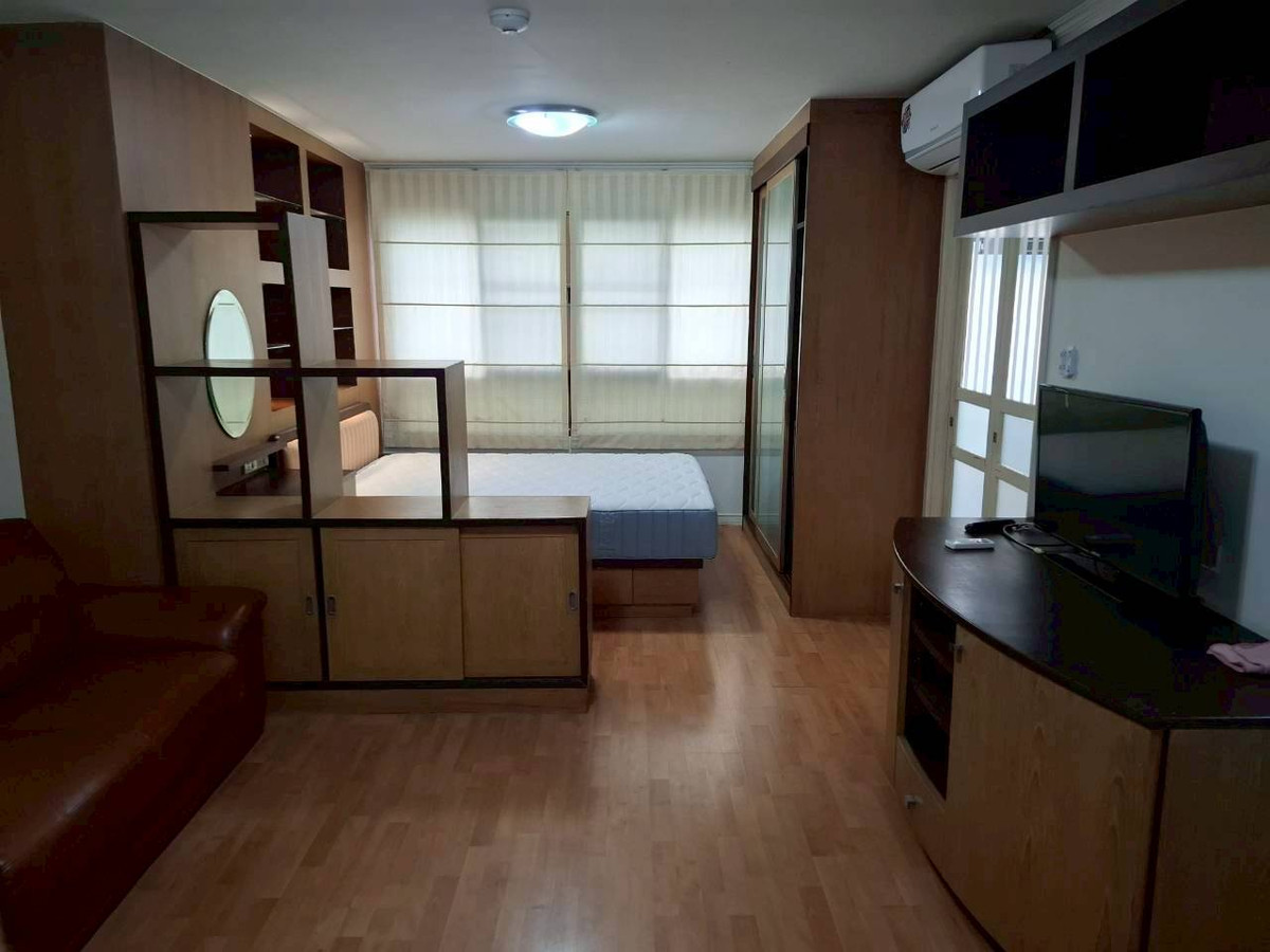 ขายห้องมุม คอนโด ลุมพินีเพลส สวนพลู - สาทร เดินทางสะดวก ใกล้สาทร สีลม (S5297)
