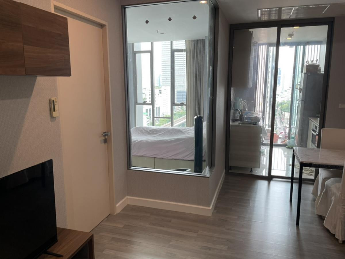 Hot hot deal The Room BTS Wongwienyai 1bed 1bath freshly updated Hot hot deal The Room BTS Wongwienyai 1bed 1bath freshly updated