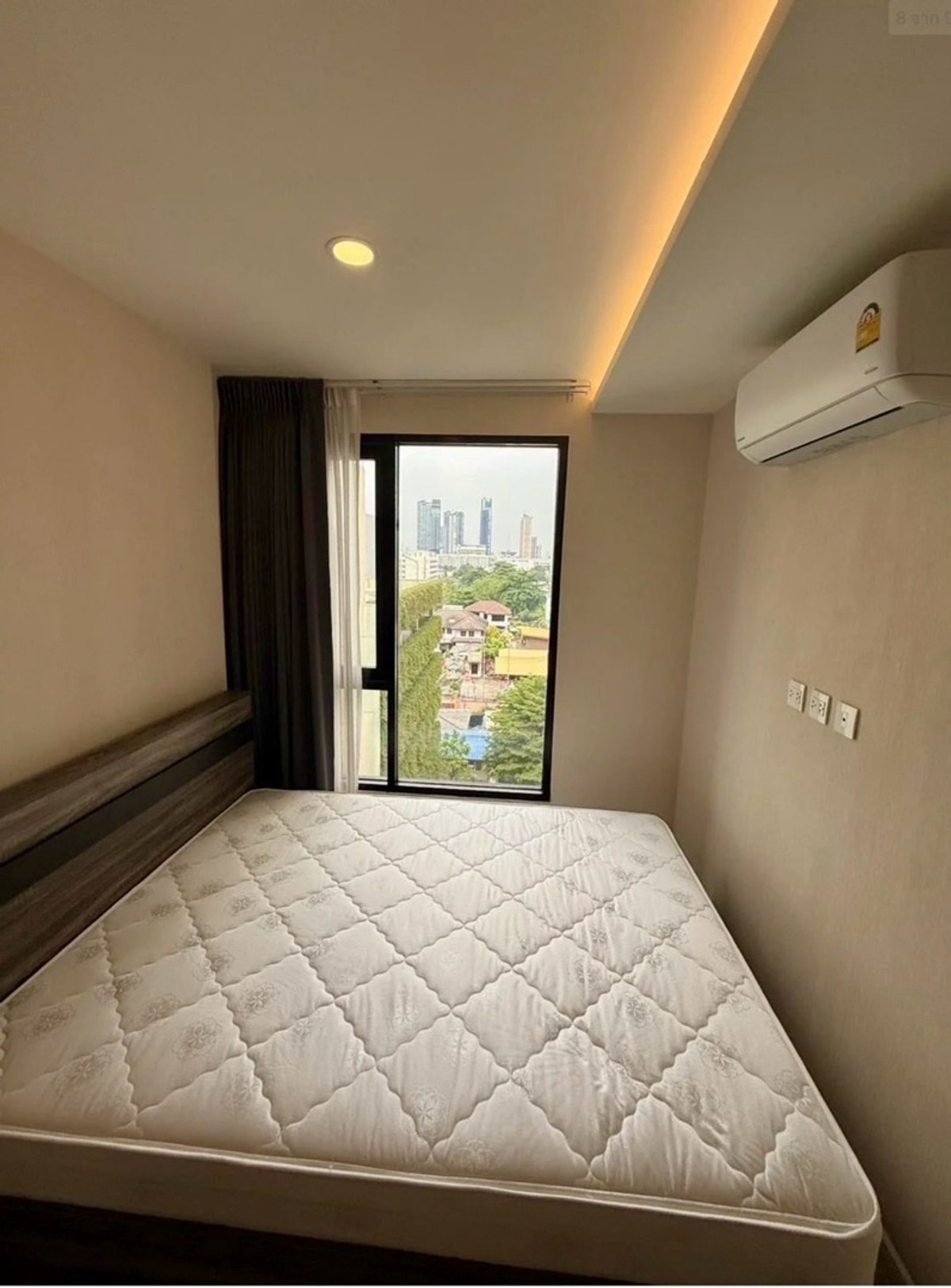 Urgent sale IKON S77, 8th floor, city view, next to People Park shopping center, near BTS On Nut. There is a shuttle to the project, beautiful room, fully furnished, it's worth it to live in or invest in. Price 2,250,000 baht. Urgent sale IKON S77, 8th floor, city view, next to People Park shopping center, near BTS On Nut. There is a shuttle to the project, beautiful room, fully furnished, it's worth it to live in or invest in. Price 2,250,000 baht.