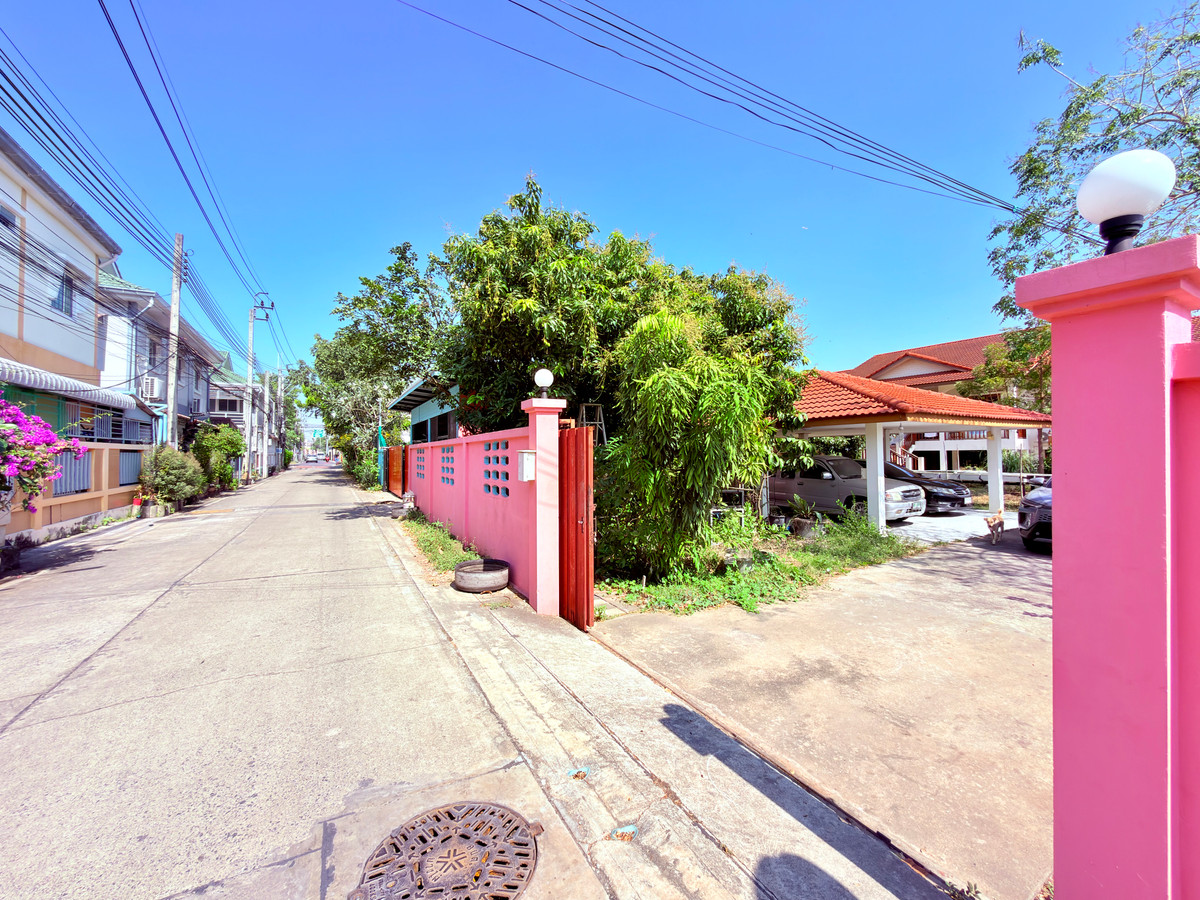 Single house 1 rai 54 square wah, Bang Phai Soi 7, Bang Kruai District.