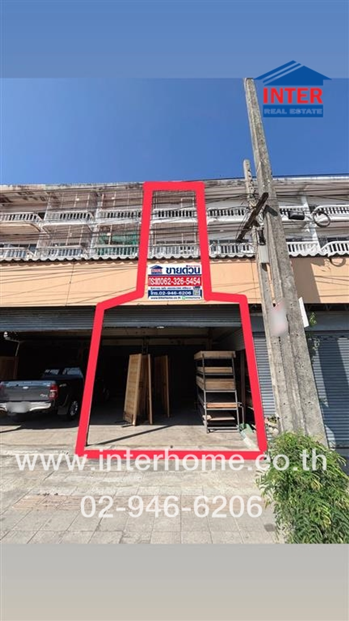 Commercial building, 4 floors, 35.9 sq m. Commercial building near Maruay Market. Opposite Siam Commercial Bank, Nimitmai branch. Next to Nimitmai Road, Lam Luk Ka, Pathum Thani