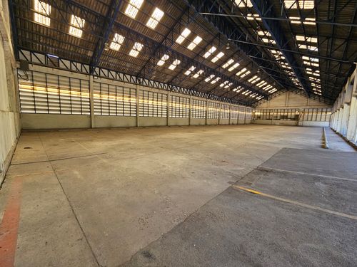 Warehouse space for rent for parking 50 cars or placing products, Thepharak Km.1.5, near Thipawan Station.