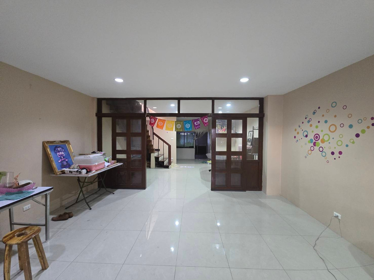 ราคาดีที่สุดในโครงการ , หมู่บ้านคลองจั่นวิลล่า2, ทาวน์โฮม 2ชั้น ,ขนาด32 ตร.วา – รูปที่ 2